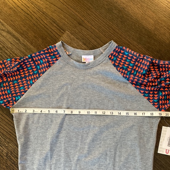 Lularoe Randy T Shirt 3/4 Sleeve Small S New NWT Blue Gray Geometric - Picture 3 of 7